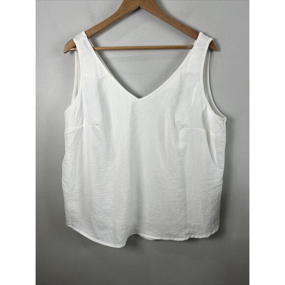 FancyInn Women's XL White Double V-Neck Tank NWT - Picture 1 of 3